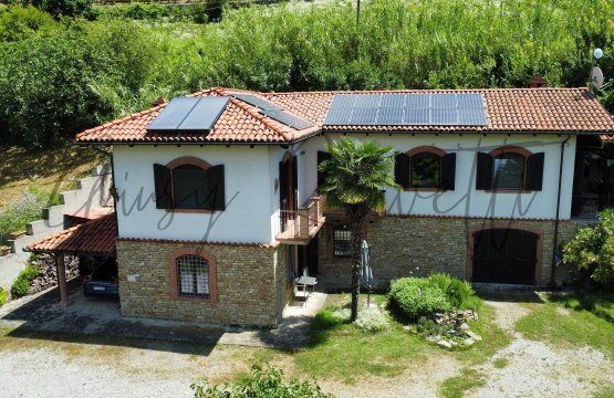 Vendita Casale Campagna Cossano Belbo Piemonte